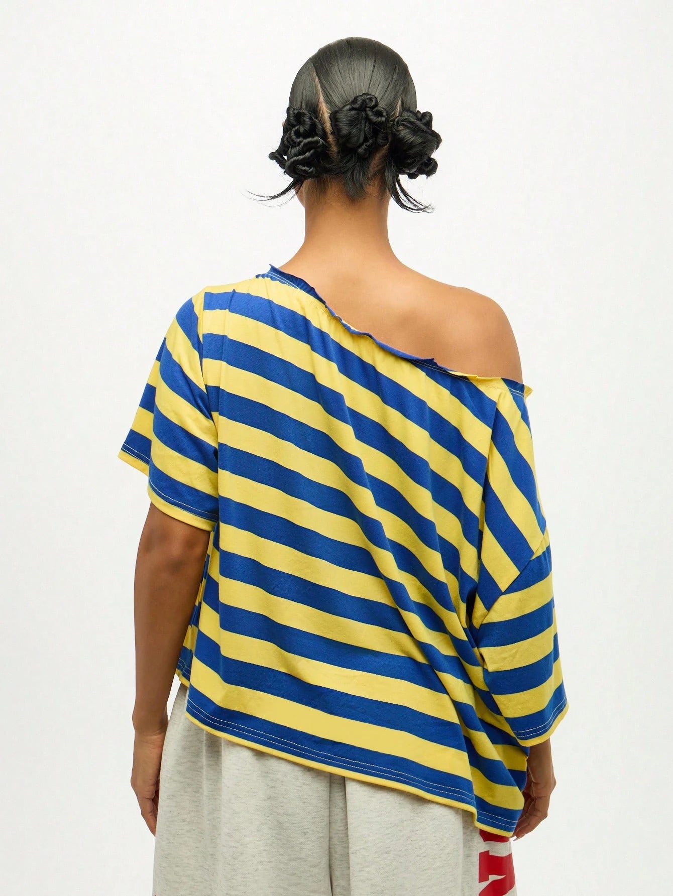 SUMWON Plus Size One Shoulder Striped T-Shirt With Bold Horizontal Pattern Casual Oversized Top