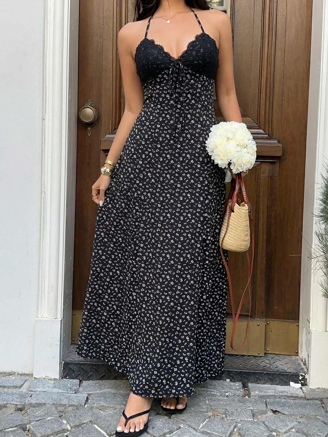 Sunnyshic Women's Long Black Floral Dress With Lace Trim, V-Neck, Halter Neck, Open Back, A-Line, Cinched Waist, Summer Elegant Holiday Vacation, Sweet, Casual Beach Dress