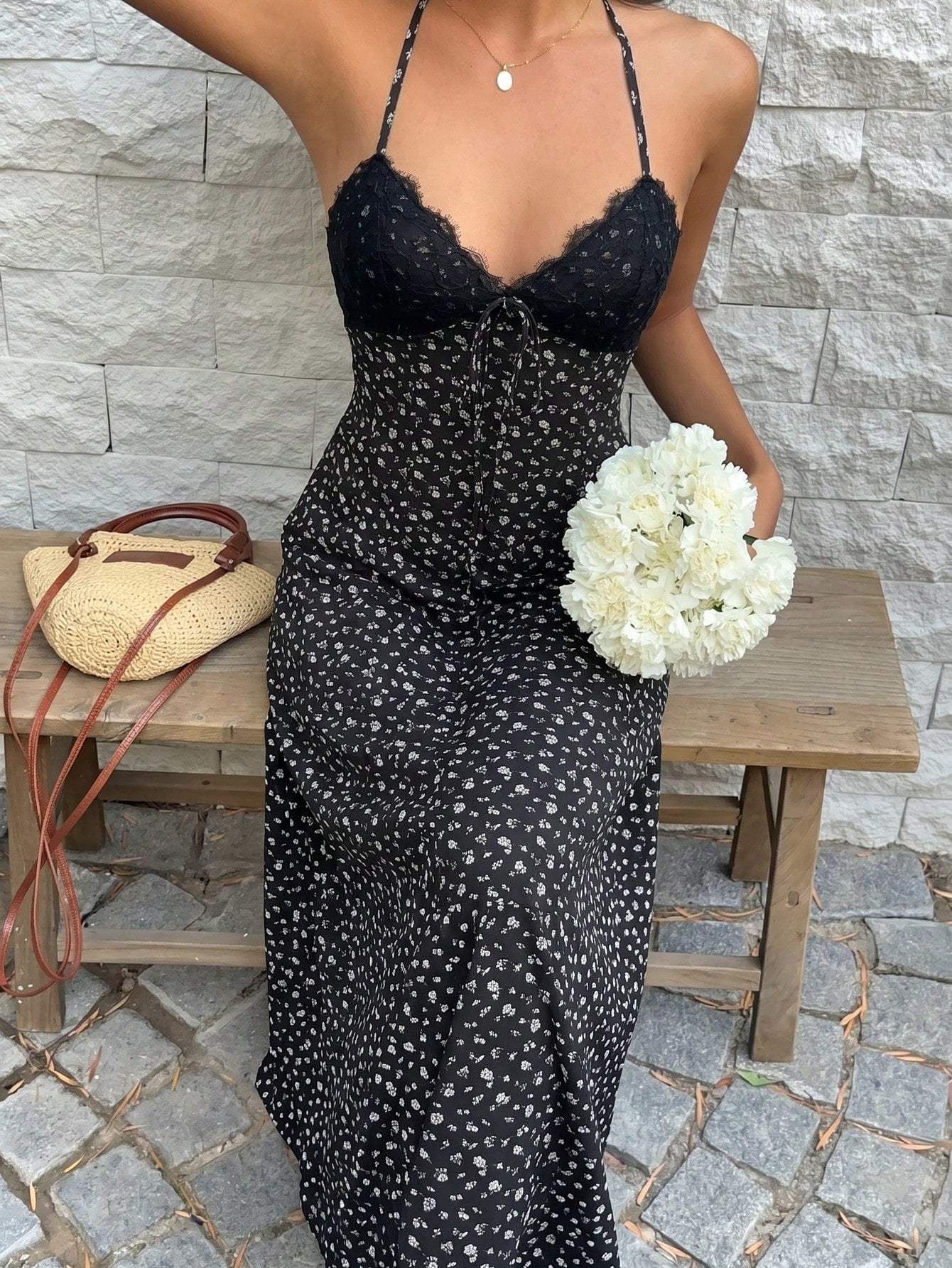 Sunnyshic Women's Long Black Floral Dress With Lace Trim, V-Neck, Halter Neck, Open Back, A-Line, Cinched Waist, Summer Elegant Holiday Vacation, Sweet, Casual Beach Dress