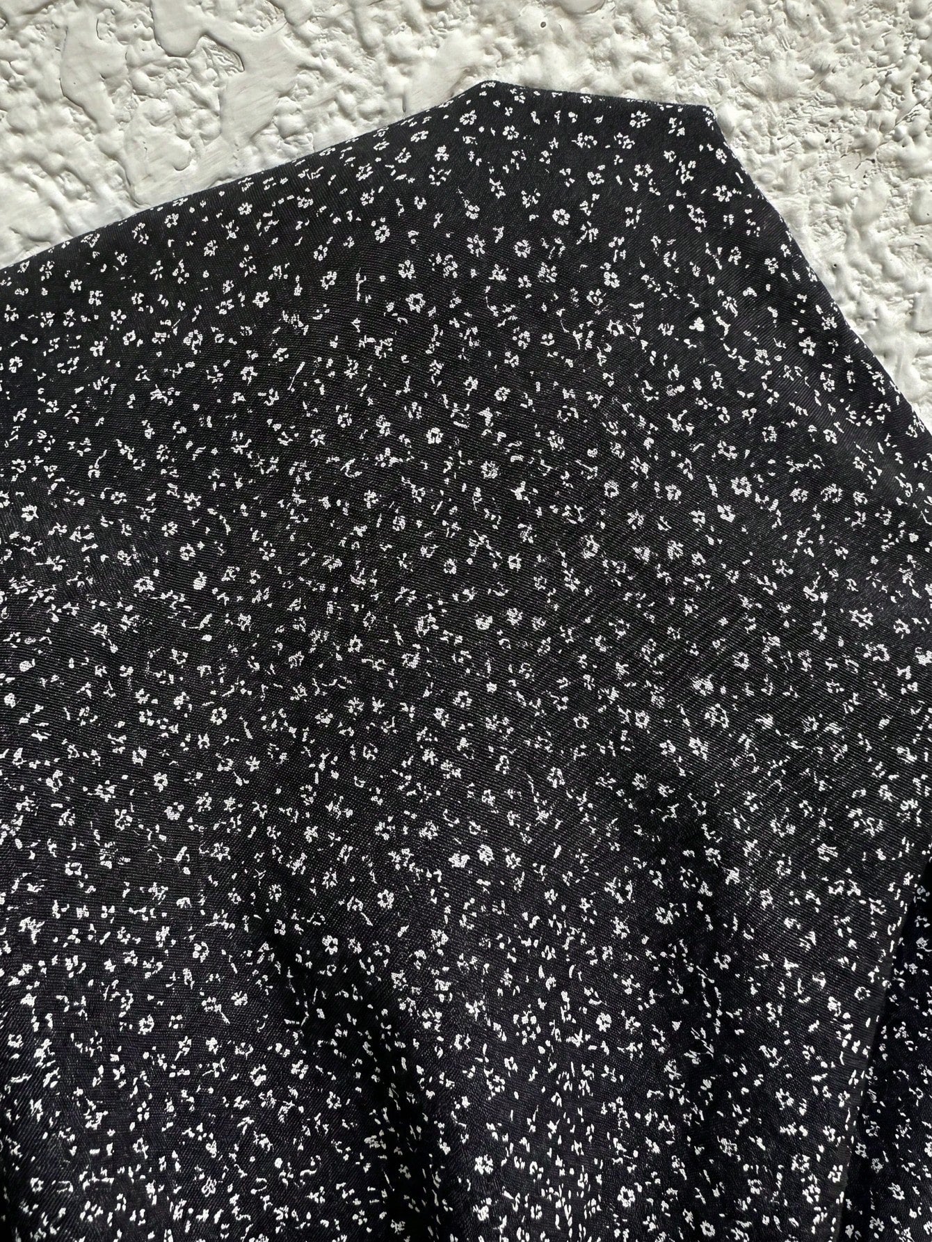 Sunnyshic Women's Long Black Floral Dress With Lace Trim, V-Neck, Halter Neck, Open Back, A-Line, Cinched Waist, Summer Elegant Holiday Vacation, Sweet, Casual Beach Dress