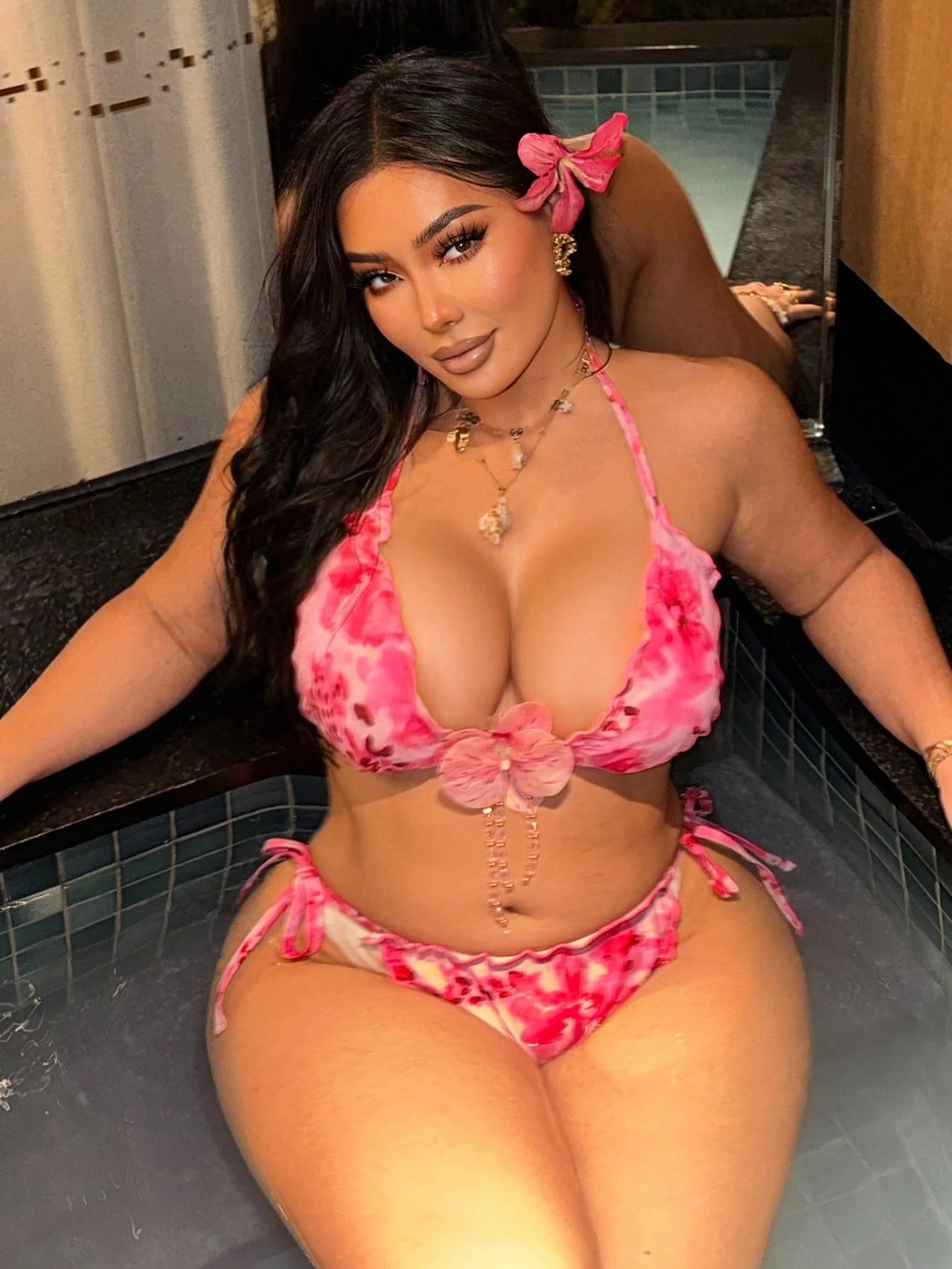 Swim SXY 2026 New Women's Plus Size Summer Fashion Bikini Set Set, Halter Neck Tie Triangle Top With 3D Floral Decor, Mesh Skirt, Fashion Print Casual Sexy Beach Party Vacation 3-Piece Bikini