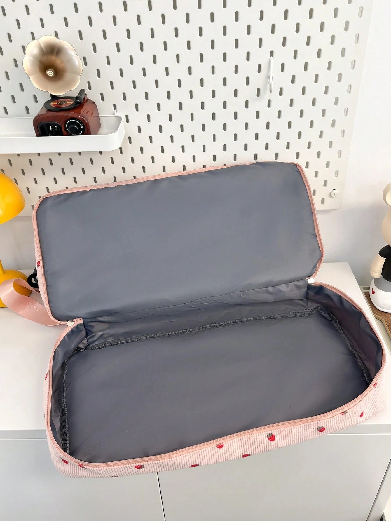This New Corduroy Tote Bag Features A Strawberry, Hospital Bag Maternity, Travel Bag, Suitcase Luggage, Portable, Lightweight, Durable, Stylish