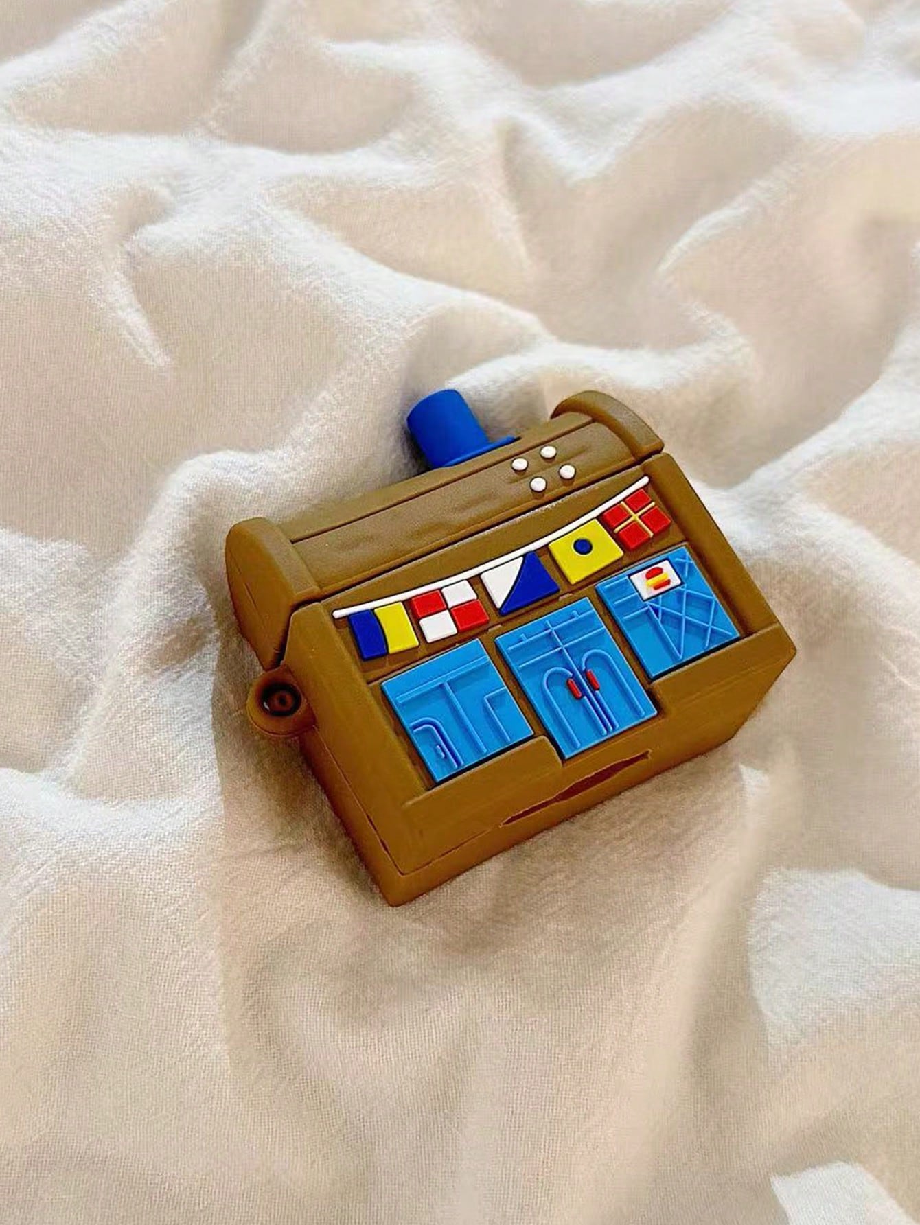 Ugly Cute Funny Silicone 1pc Cute Cartoon Brown Treasure Chest Shaped Asymmetrical 3D Silicone Bluetooth Earphone Protective Case Compatible With Airpods 1/2/3/4/Pro/Pro2 Gift Anniversary Birthday Spr