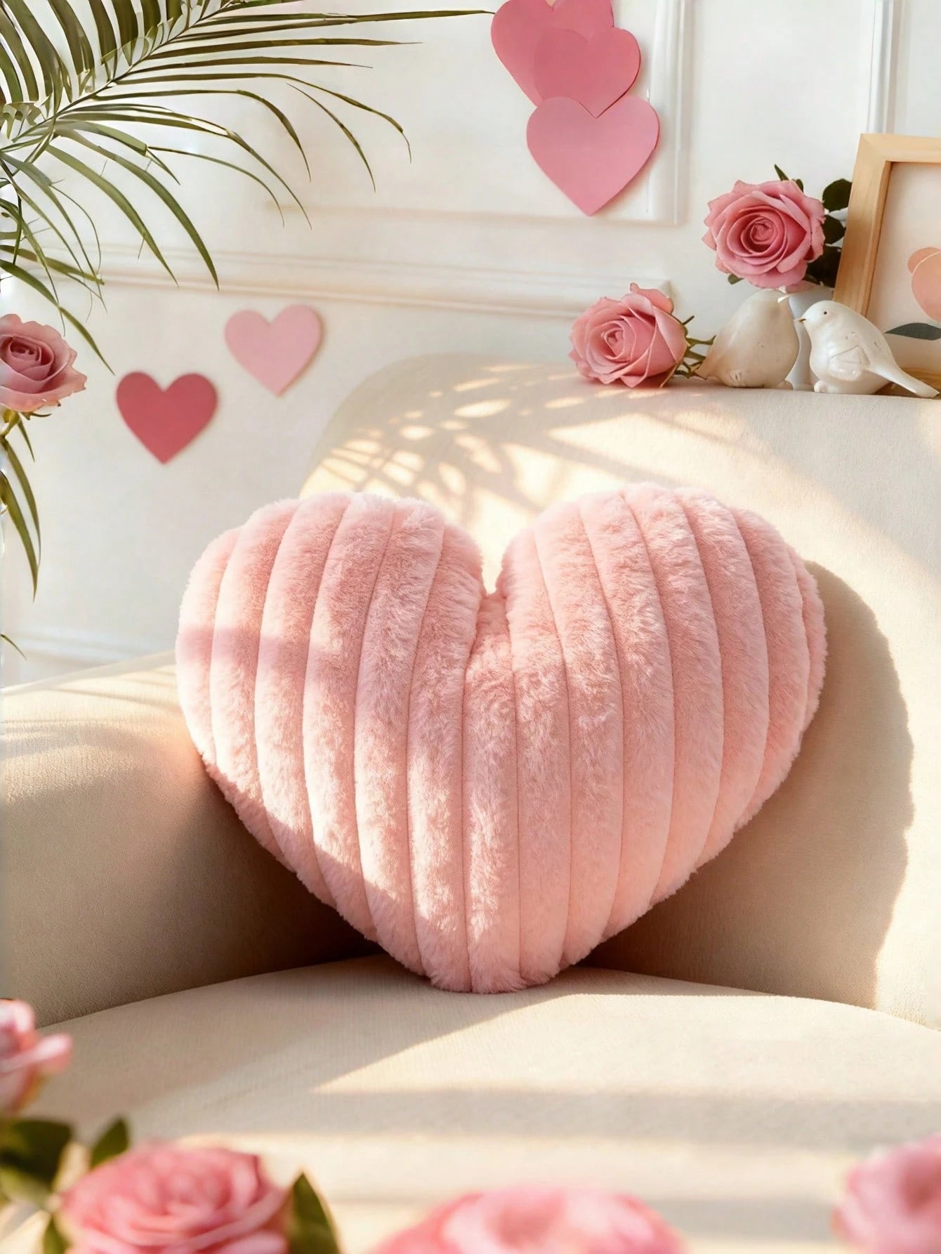Valentine's Day Heart Pillow Decorative Throw Pillows, Heart Shaped Soft Fluffy Faux Fur Cute Pillows Cushions For Couch Chair Bed Bedroom Room Home Decor Aesthetic, White