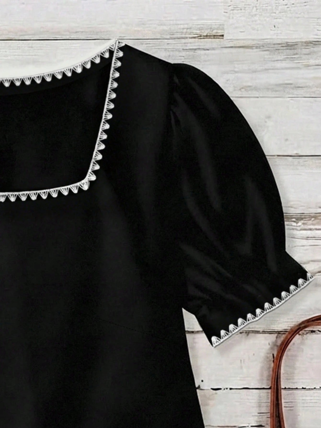 VCAY Casual Minimalist Style White Shell Embroidered Decor Casual Square Collar Blouse, Suitable For Spring/Summer Vacation,Summer Top