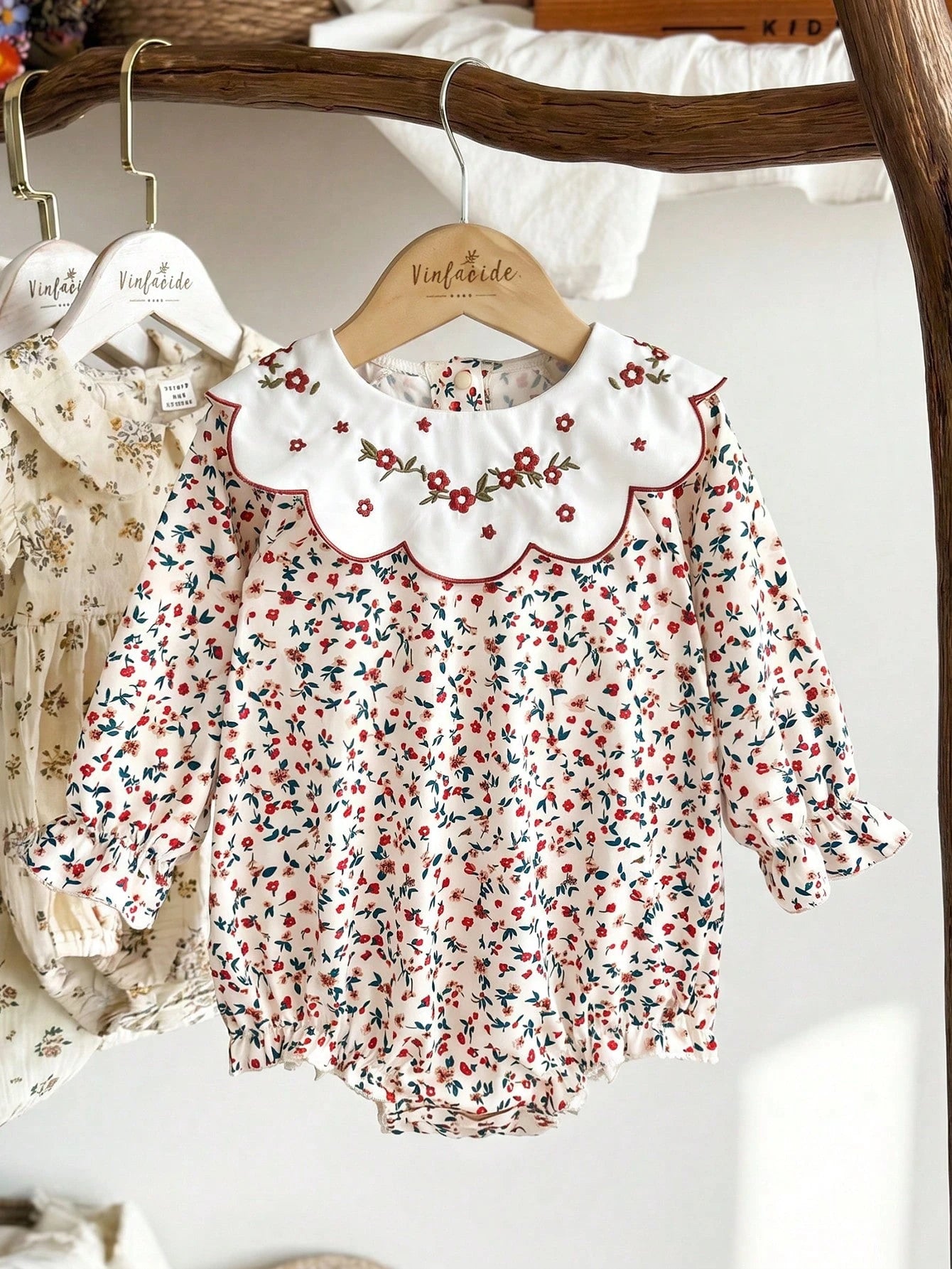 Vintaside Kids Baby Girl Spring/Summer New White Peter Pan Collar Cute Floral Embroidery Bodysuit, Fresh Floral Print Pattern, Long Sleeve With Elastic Cuffs, Back/Bottom Snap Closure For Easy D