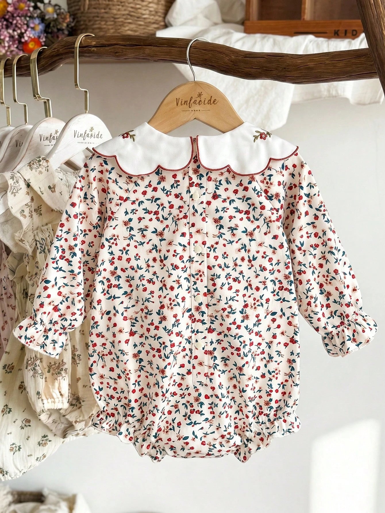 Vintaside Kids Baby Girl Spring/Summer New White Peter Pan Collar Cute Floral Embroidery Bodysuit, Fresh Floral Print Pattern, Long Sleeve With Elastic Cuffs, Back/Bottom Snap Closure For Easy D