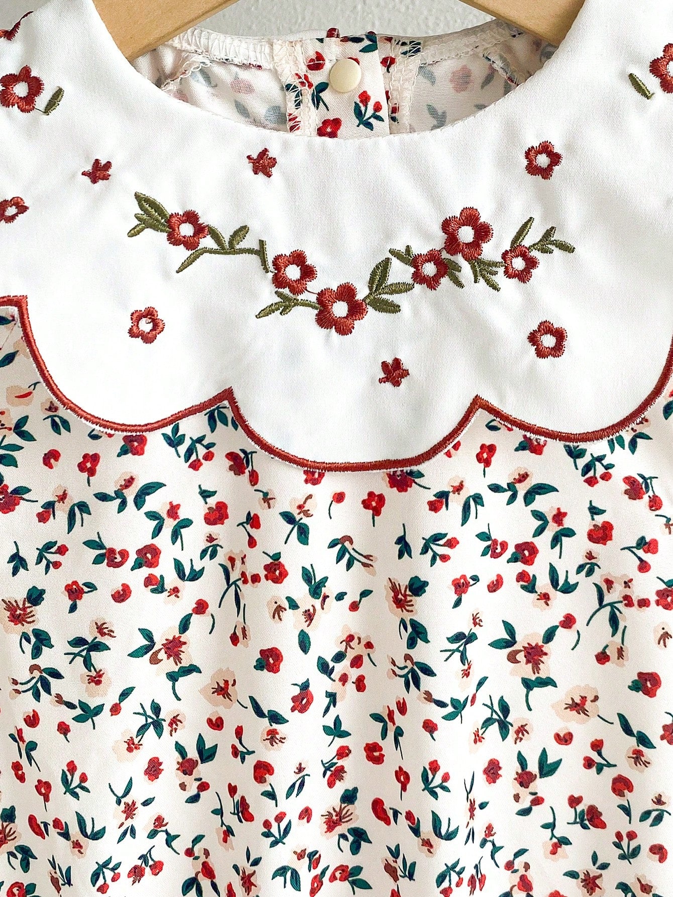 Vintaside Kids Baby Girl Spring/Summer New White Peter Pan Collar Cute Floral Embroidery Bodysuit, Fresh Floral Print Pattern, Long Sleeve With Elastic Cuffs, Back/Bottom Snap Closure For Easy D