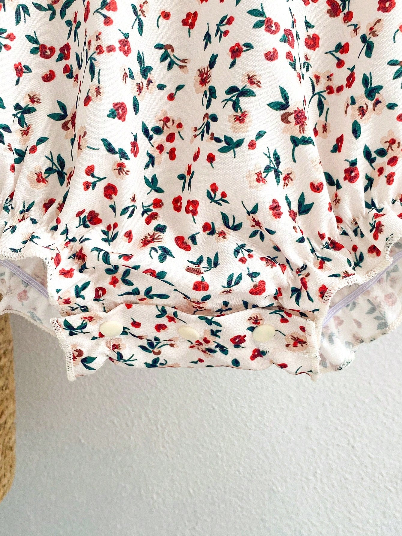 Vintaside Kids Baby Girl Spring/Summer New White Peter Pan Collar Cute Floral Embroidery Bodysuit, Fresh Floral Print Pattern, Long Sleeve With Elastic Cuffs, Back/Bottom Snap Closure For Easy D