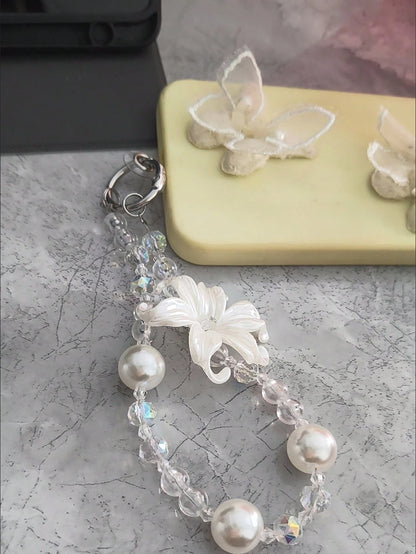 White Moonlight Lily Pearl Phone Case, Phone Chain Pendant, Digital Camera CCD Lanyard, Suitable For IPad Protective Case, Phone Accessory Strap, Bracelet Style Keychain, Phone Case Decorative Pendant