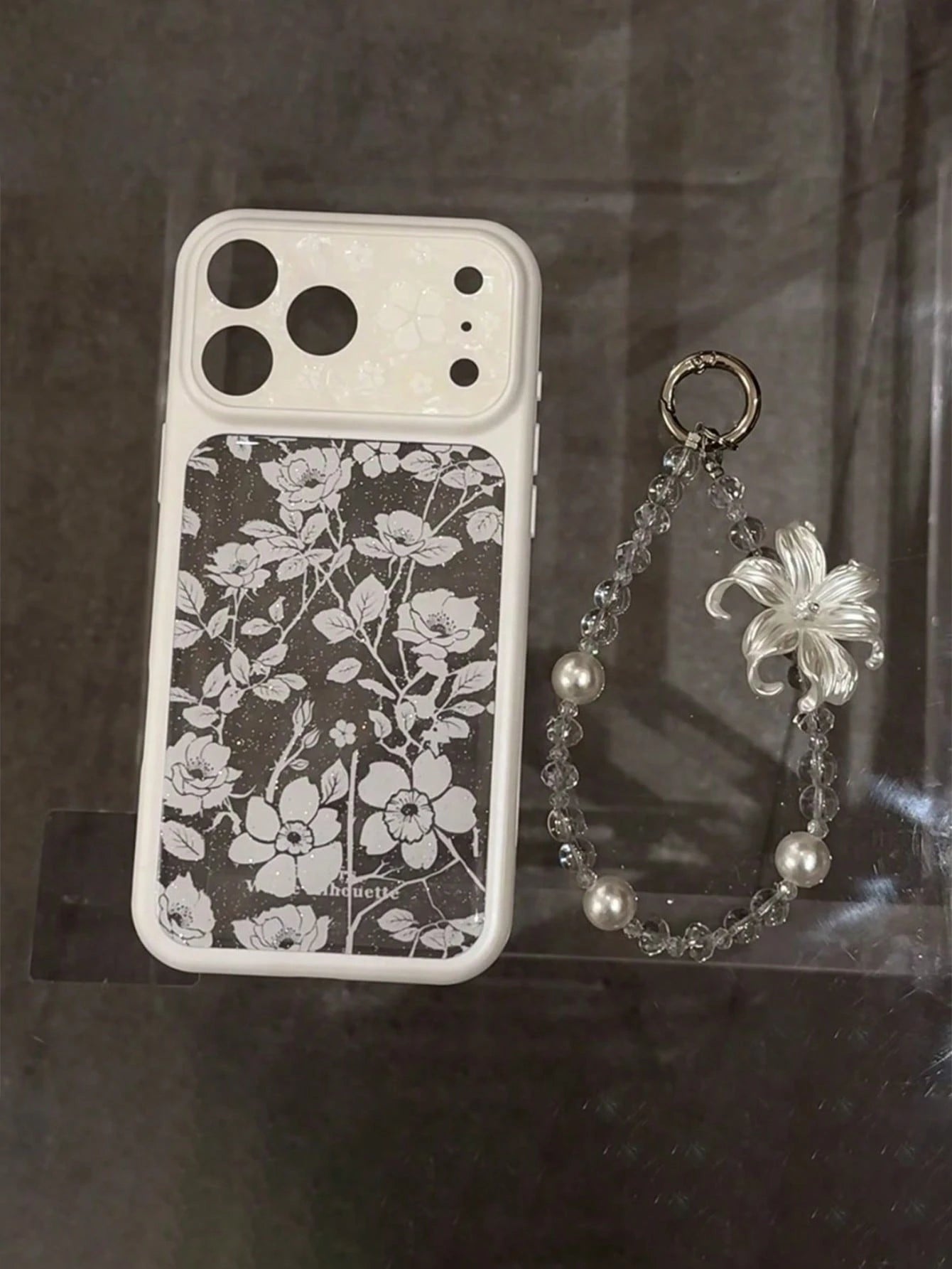 White Moonlight Lily Pearl Phone Case, Phone Chain Pendant, Digital Camera CCD Lanyard, Suitable For IPad Protective Case, Phone Accessory Strap, Bracelet Style Keychain, Phone Case Decorative Pendant