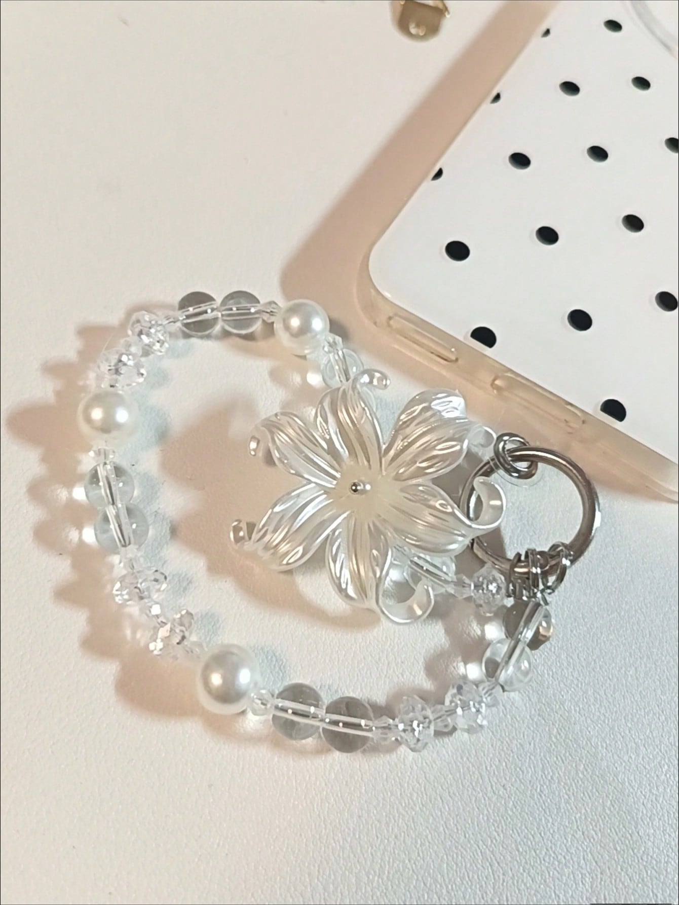 White Moonlight Lily Pearl Phone Case, Phone Chain Pendant, Digital Camera CCD Lanyard, Suitable For IPad Protective Case, Phone Accessory Strap, Bracelet Style Keychain, Phone Case Decorative Pendant