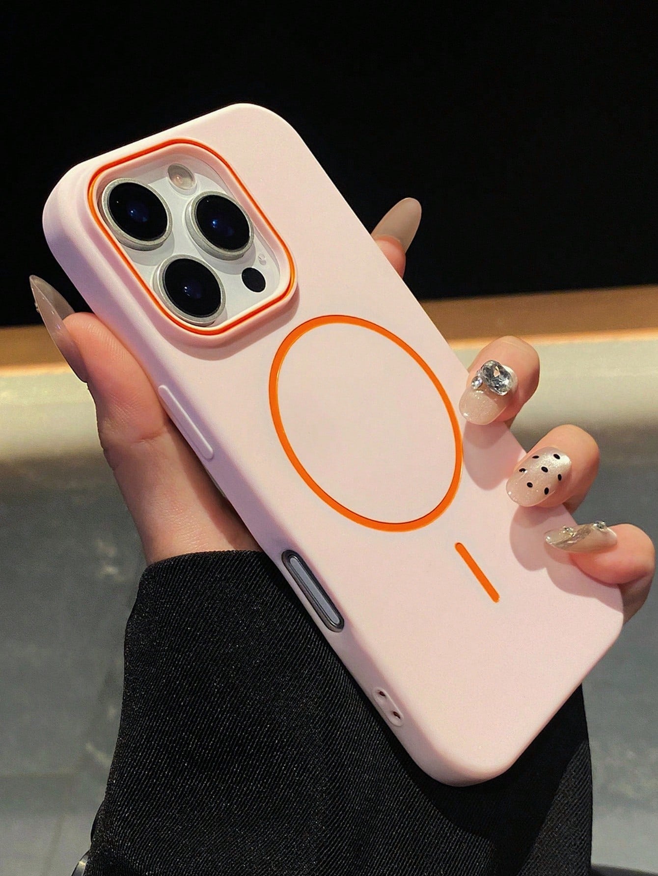 White Orange Accent Ring Magnetic Silicone Minimalist Magnetic Silicone 1pc Matte Skin-Friendly Wireless Charging Magnetic Phone Case, Compatible With IPhone 17 Air 16 15 14 13 12 Pro Max Plus, Soft S