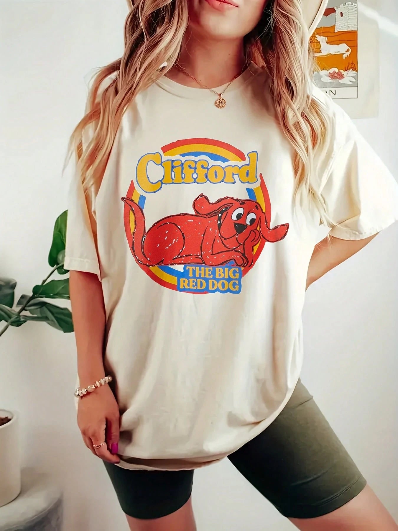 Women'S Clifford The Big Red Dog Graphic T-Shirt- Casual Round Neck Short Sleeve Tee, Soft & Comfortable Fit, Gray With Vibrant Red & Yello