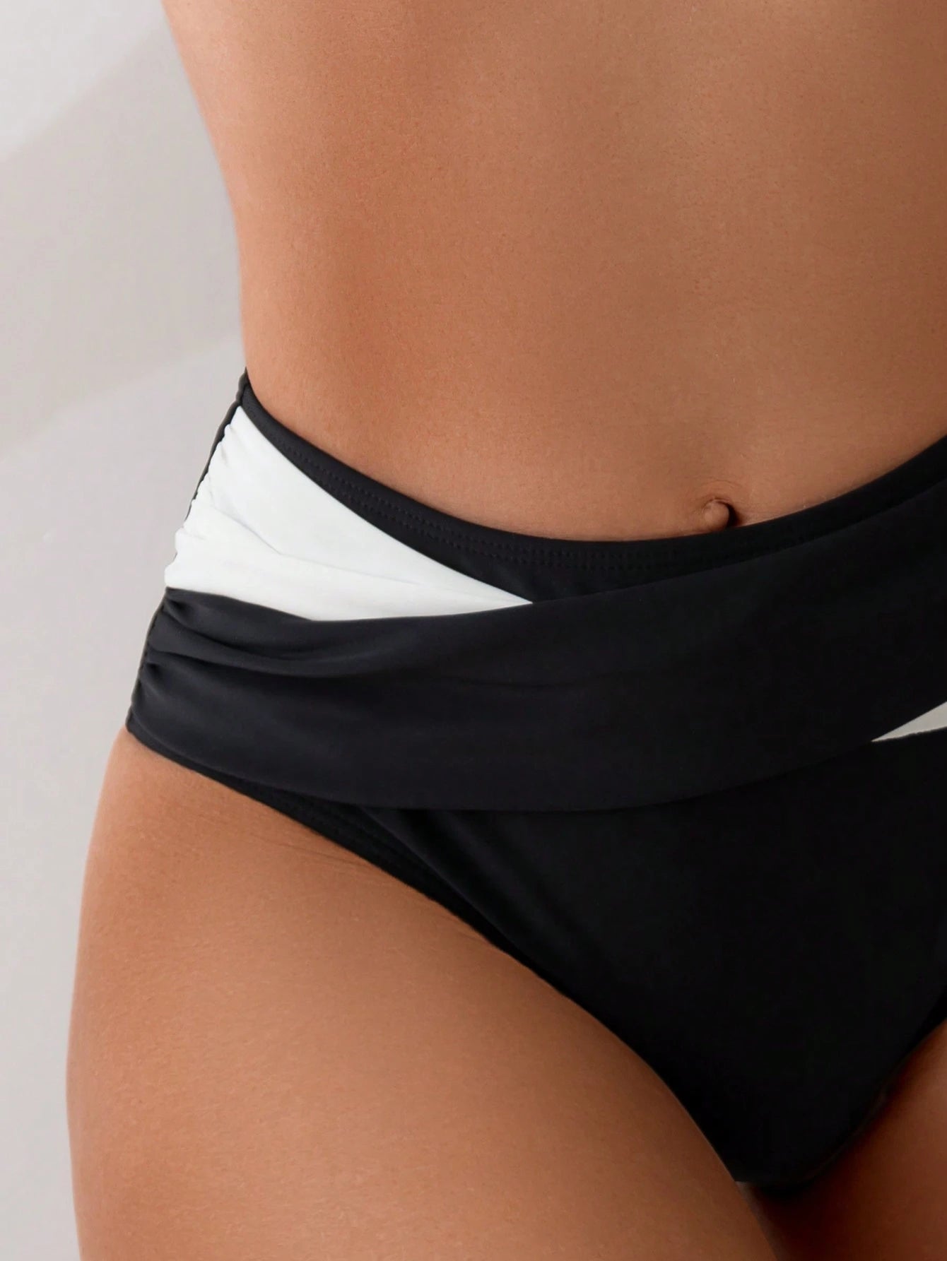 Women's Color-Blocking Sexy Bikini Bottoms With Criss-Cross Detail Summer