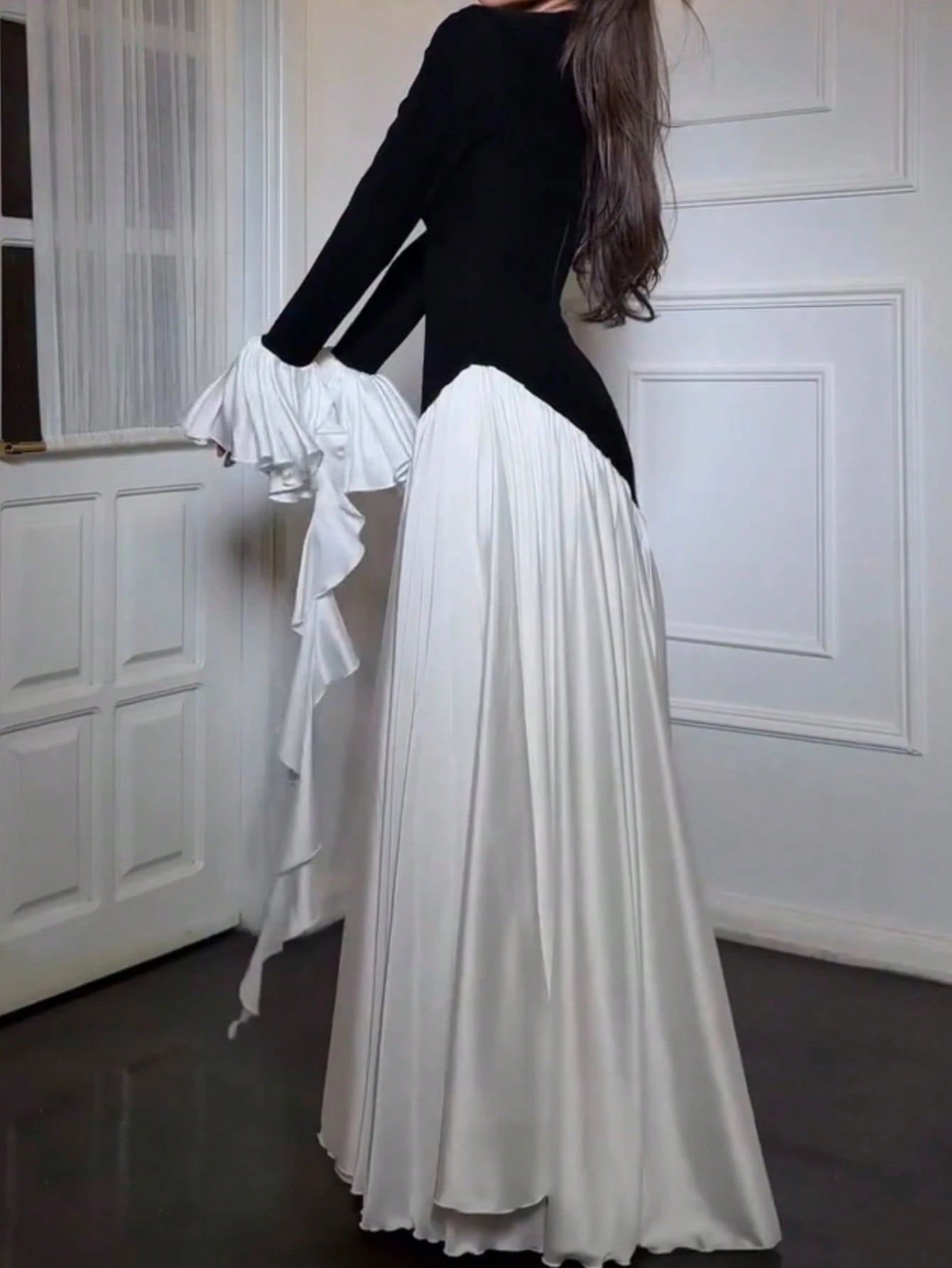 Women's Elegant Color Block Round Neck Slimming High Waist Knit Midi Dress Black Spring