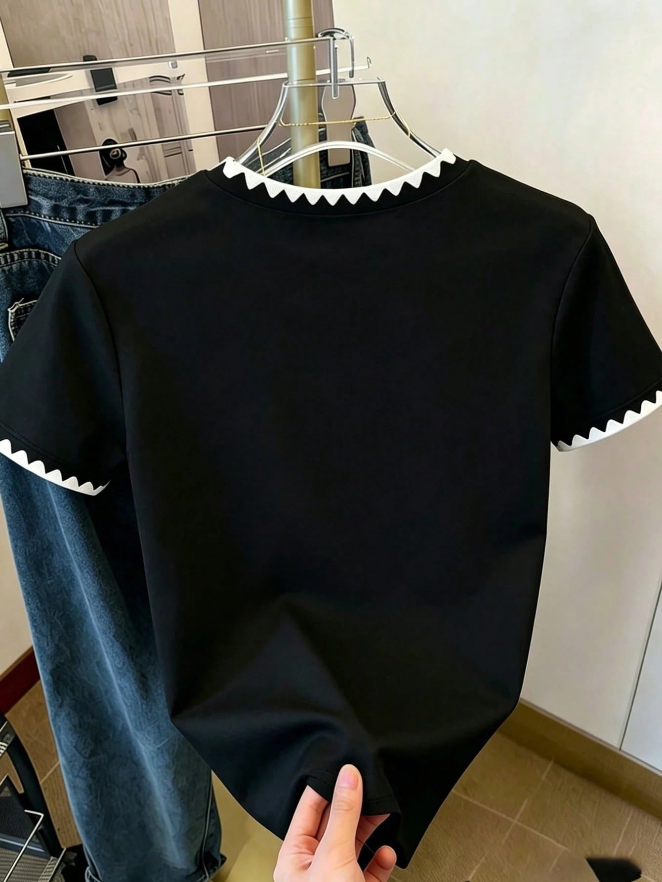 Women's Round Neck Contrast Trim Floral Pattern Casual Everyday Short Sleeve T-Shirt