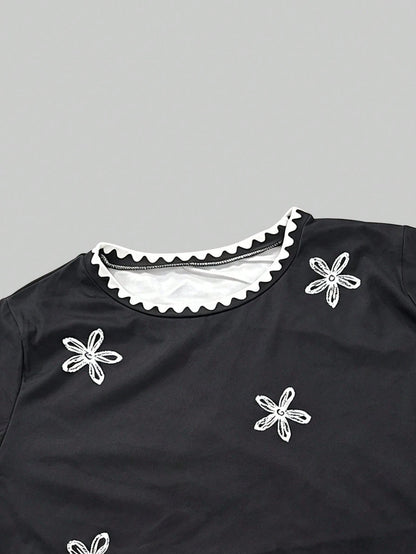Women's Round Neck Contrast Trim Floral Pattern Casual Everyday Short Sleeve T-Shirt