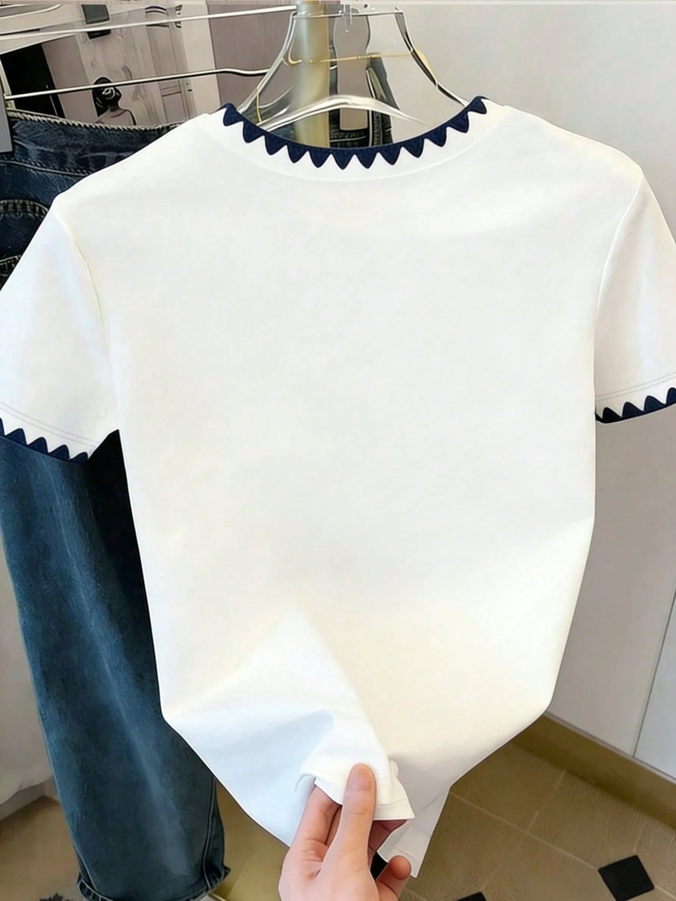 Women's Round Neck Contrast Trim Floral Pattern Casual Everyday Short Sleeve T-Shirt