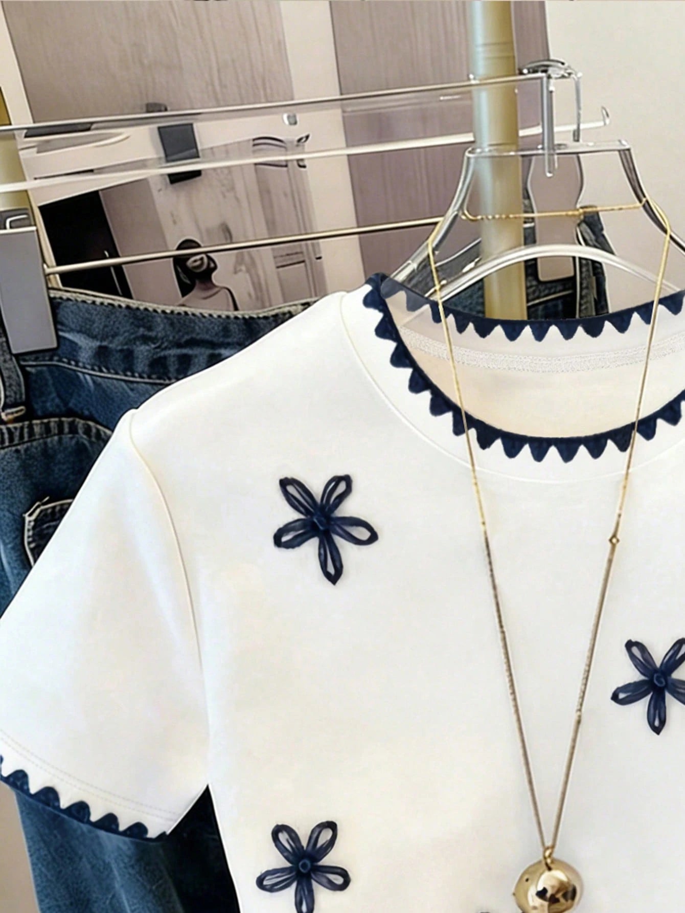 Women's Round Neck Contrast Trim Floral Pattern Casual Everyday Short Sleeve T-Shirt