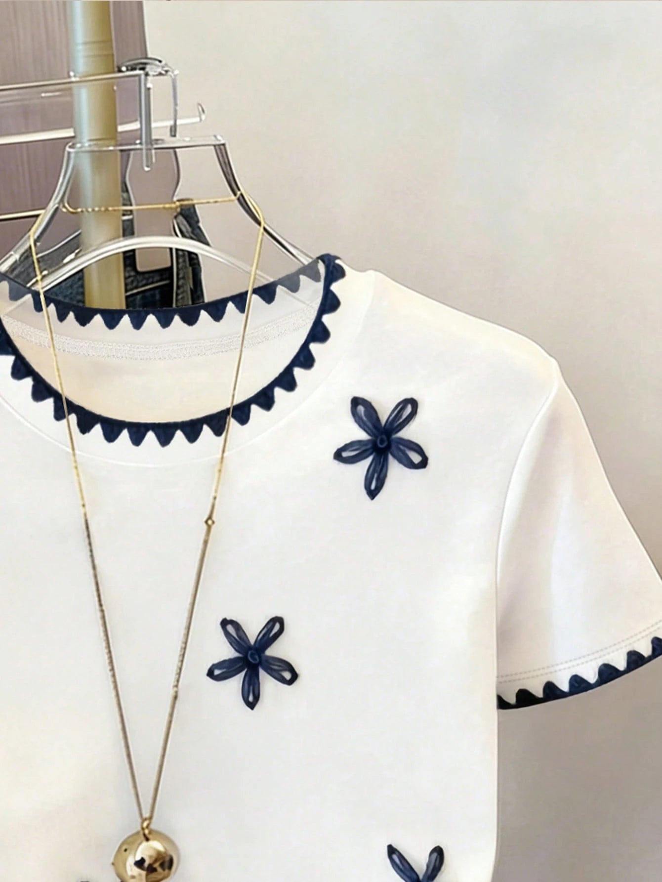 Women's Round Neck Contrast Trim Floral Pattern Casual Everyday Short Sleeve T-Shirt