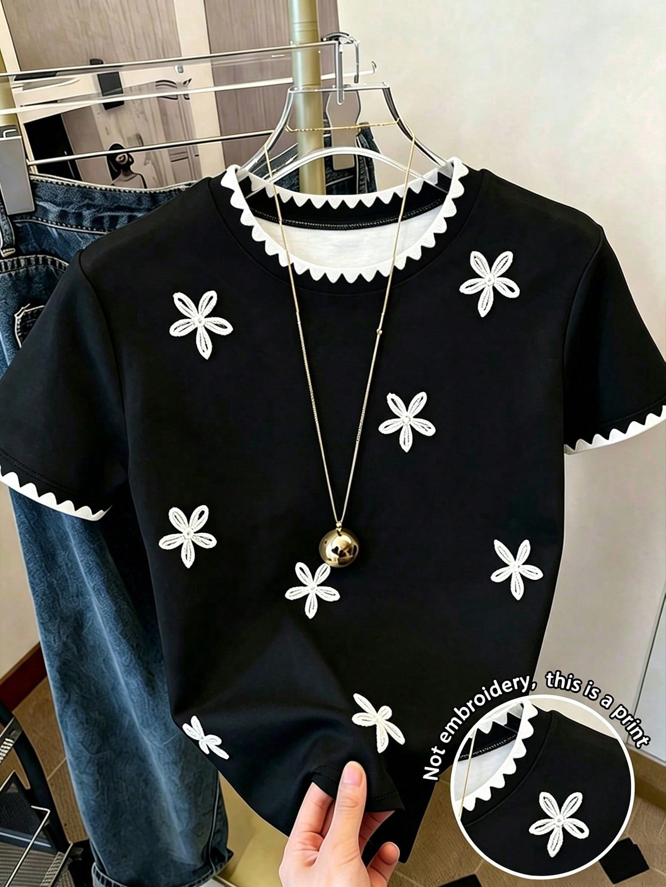 Women's Round Neck Contrast Trim Floral Pattern Casual Everyday Short Sleeve T-Shirt