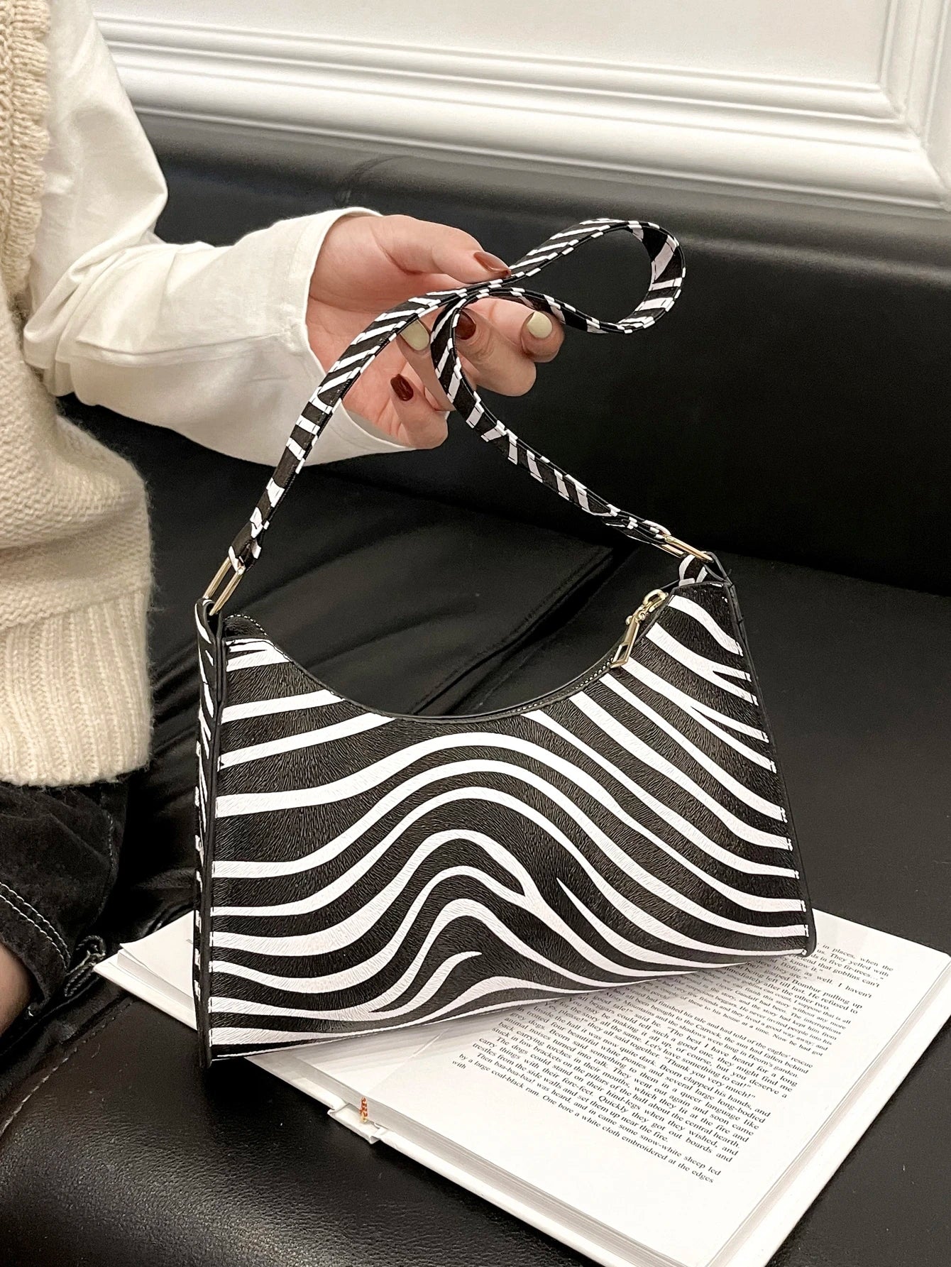 Women's Zebra Print Tote Shoulder Bag Leather Top Handle Purse Travel Handbag Clutch Wallet With Chain Lightweight,Business Casual Zebra Striped Pattern Bag For Teen Girls Women College Students,Rooki